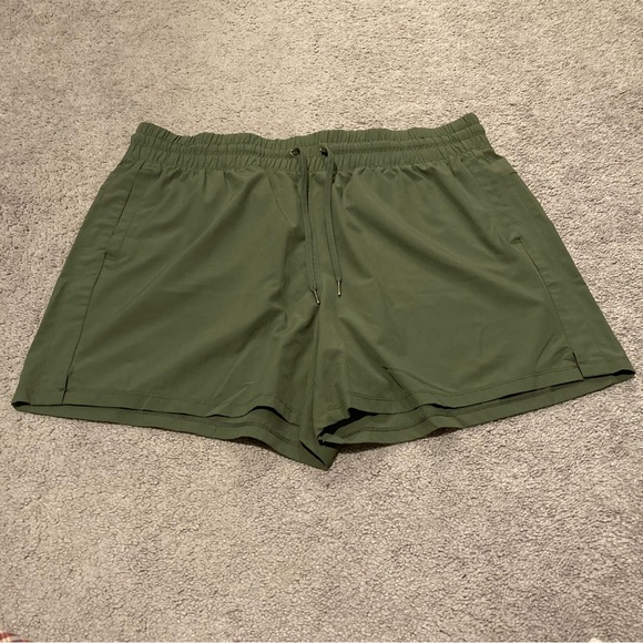 tek gear Pants - Women's Plus 1X Active Running Shorts Olive Green Elastic Waist Pockets Stretch